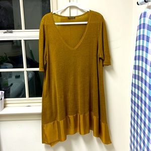 Eileen Fisher summer sweater. Linen with silk hem. Short sleeve. Size L.